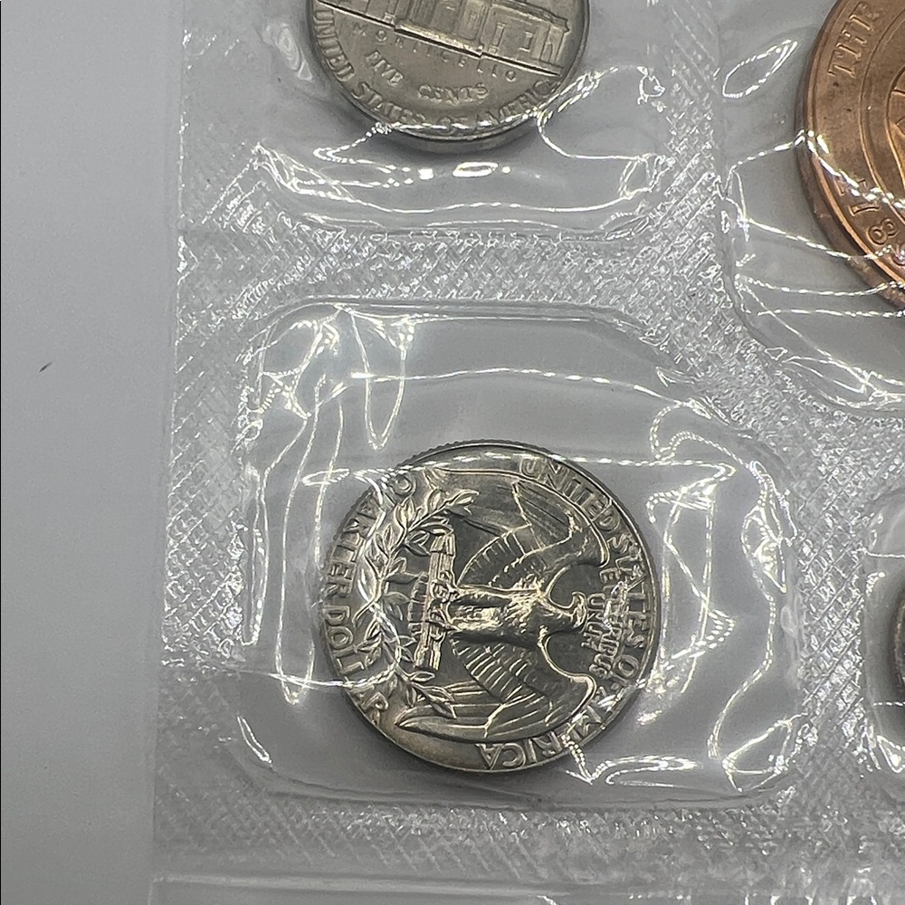 1974-1975 Denver Mint Souvenir Coin Set - Picture 13 of 14